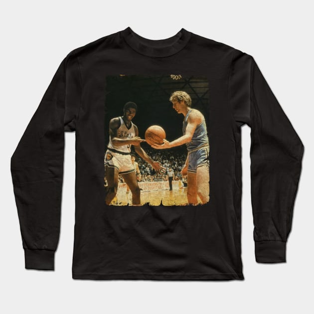 Magic Johnson vs Larry Bird Long Sleeve T-Shirt by Wendyshopart